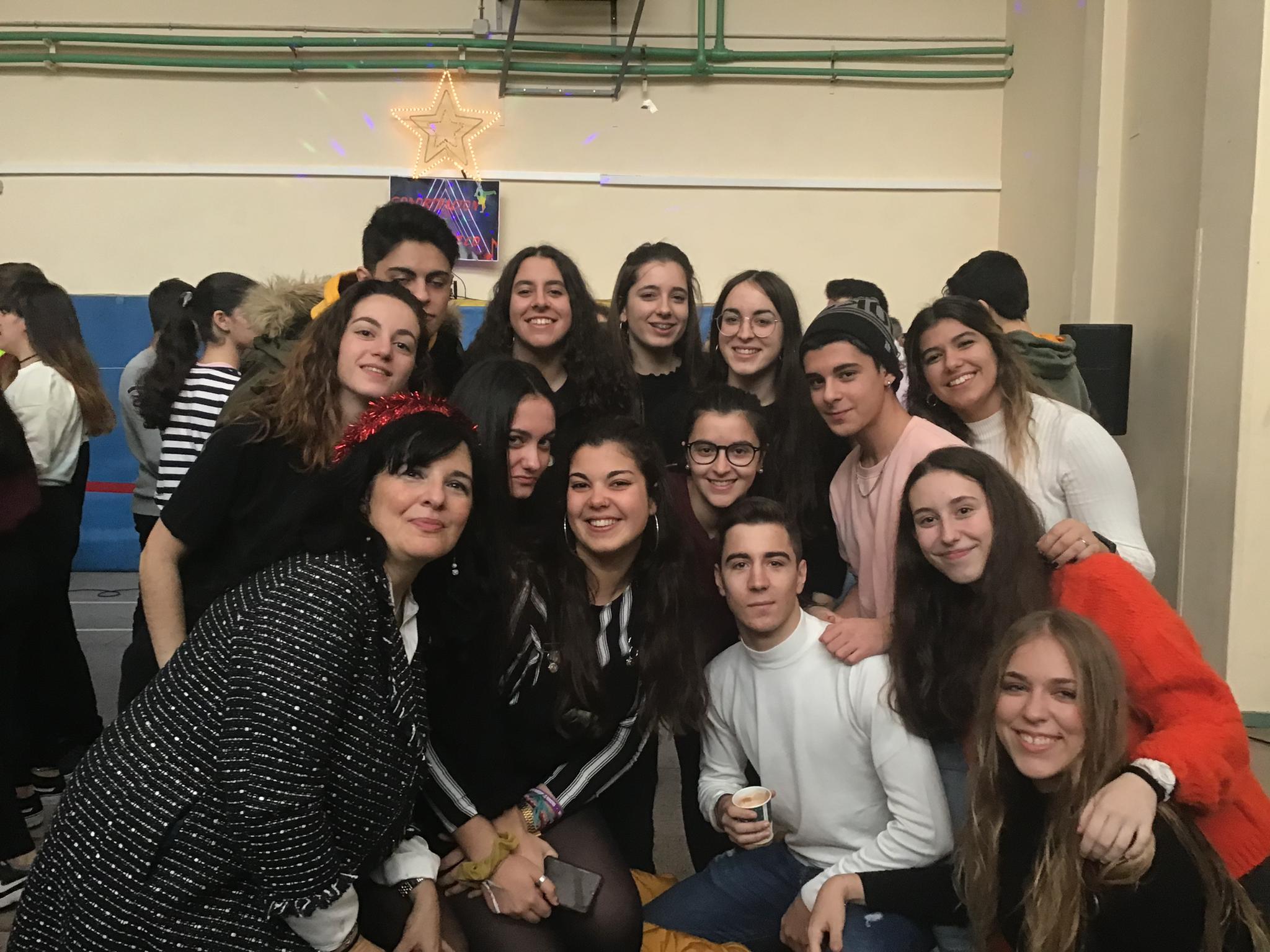 Más de 500 personas se dieron cita en el gimnasio del centro educativo, y lograron recaudar 1.450 euros que irán destinados a las ONG Educa Tanzania y Asalvo