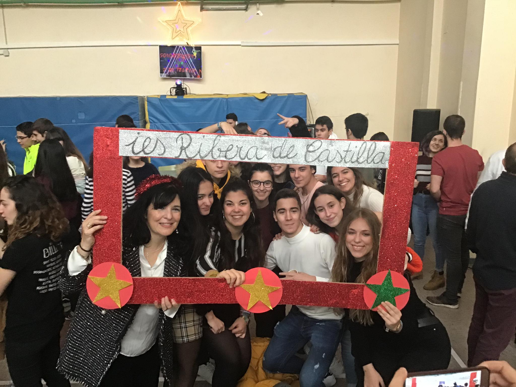 Más de 500 personas se dieron cita en el gimnasio del centro educativo, y lograron recaudar 1.450 euros que irán destinados a las ONG Educa Tanzania y Asalvo