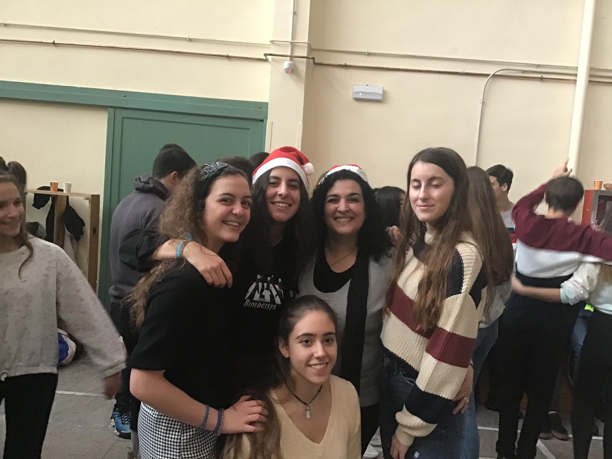 Más de 500 personas se dieron cita en el gimnasio del centro educativo, y lograron recaudar 1.450 euros que irán destinados a las ONG Educa Tanzania y Asalvo