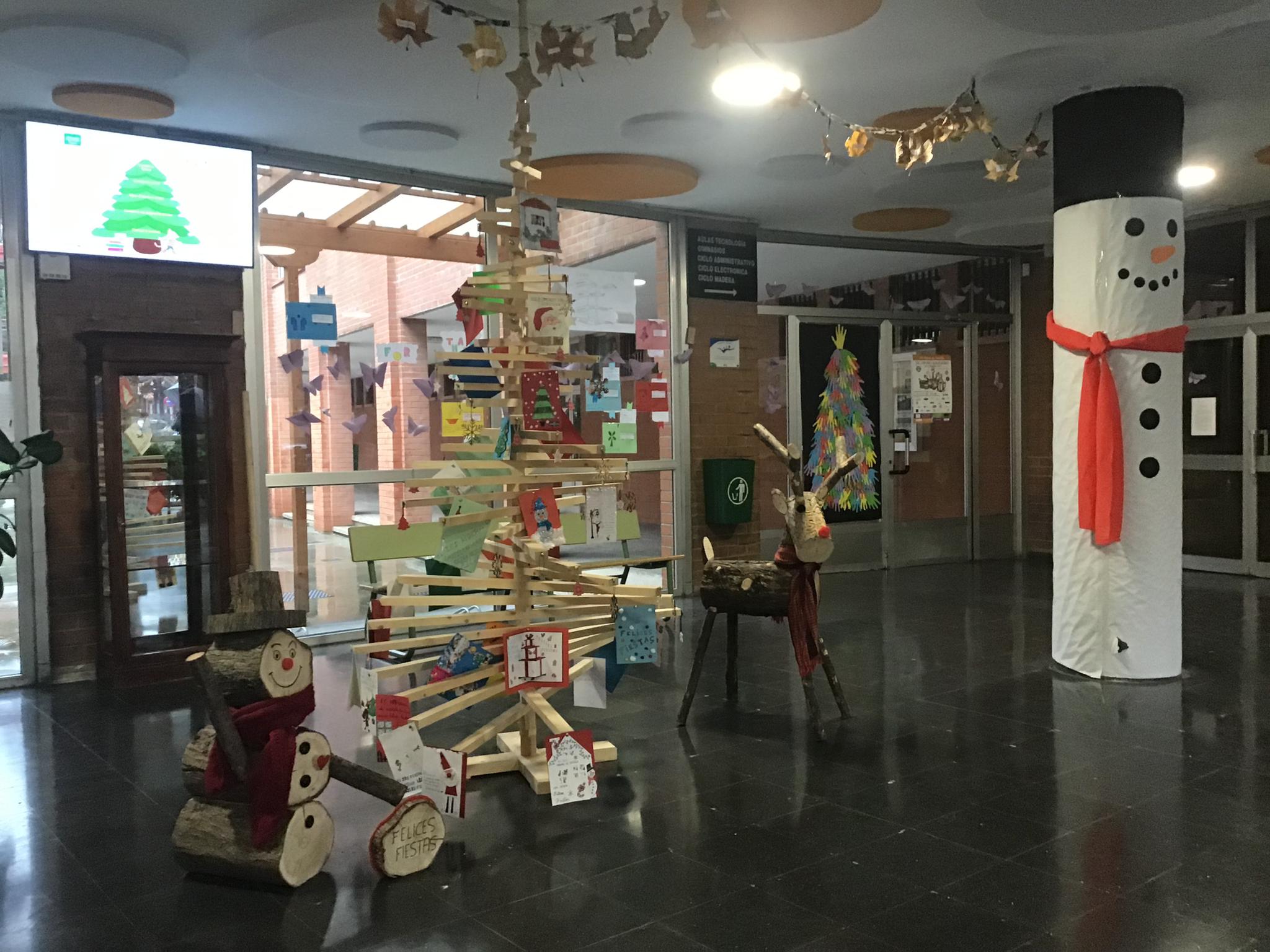 Más de 500 personas se dieron cita en el gimnasio del centro educativo, y lograron recaudar 1.450 euros que irán destinados a las ONG Educa Tanzania y Asalvo