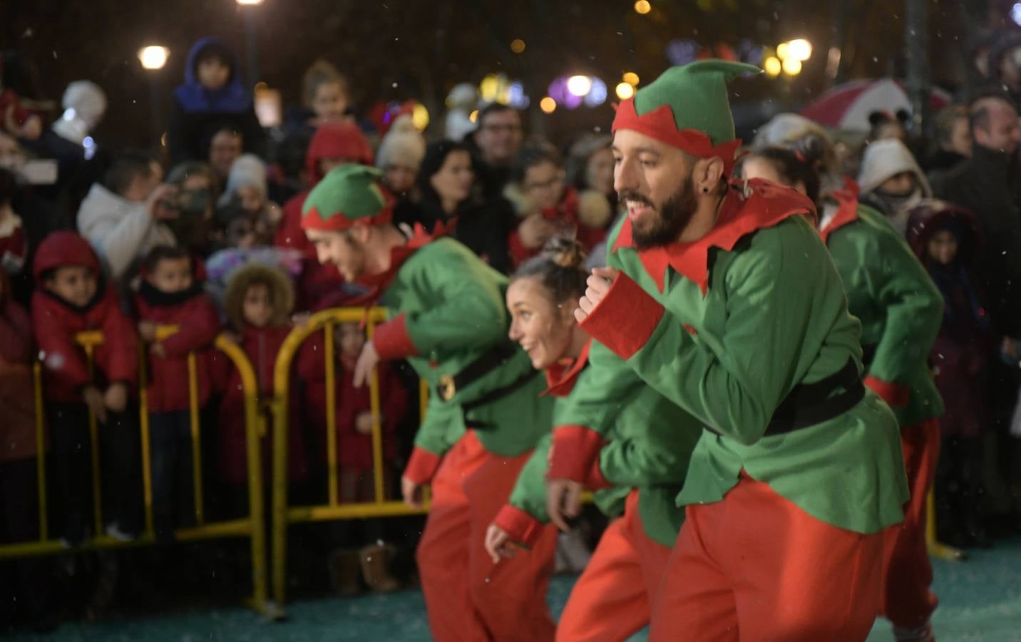 Fotos: Papá Noel y sus elfos llegan a El Corte Inglés del Paseo de Zorrilla