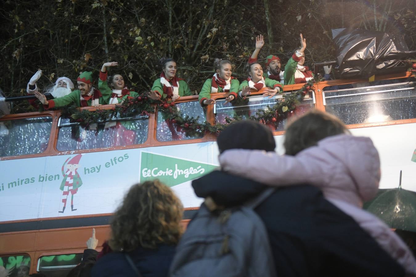 Fotos: Papá Noel y sus elfos llegan a El Corte Inglés del Paseo de Zorrilla