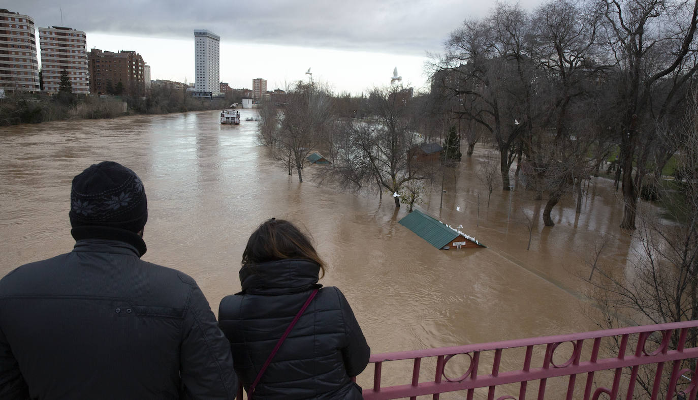 Durante este domingo el caudal fluvial del Pisuerga a su paso por Valladolid ha alcanzado los 1.190 metros cúbicos por segundo.