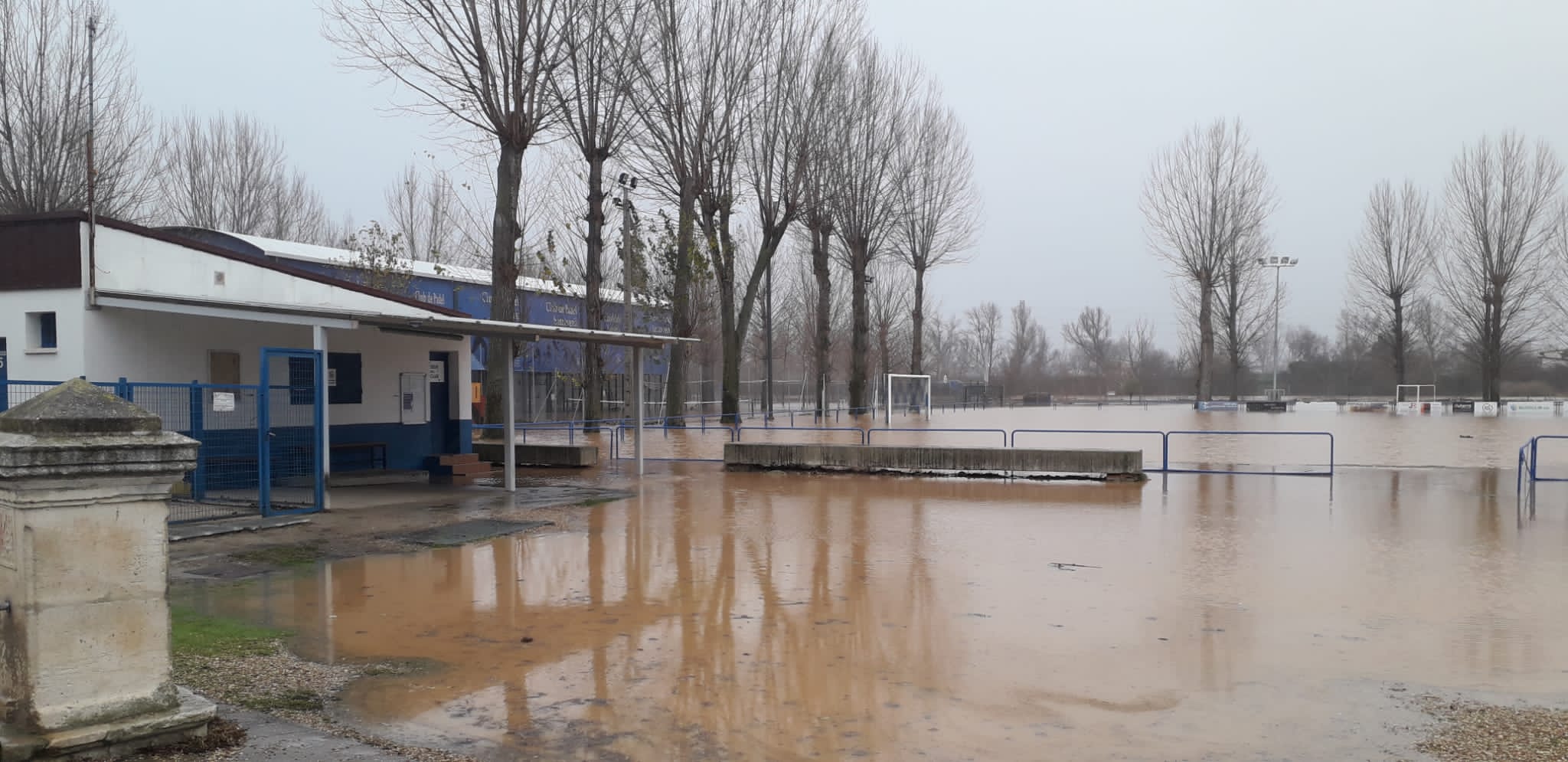 El Pisuerga a su paso por Santovenia.