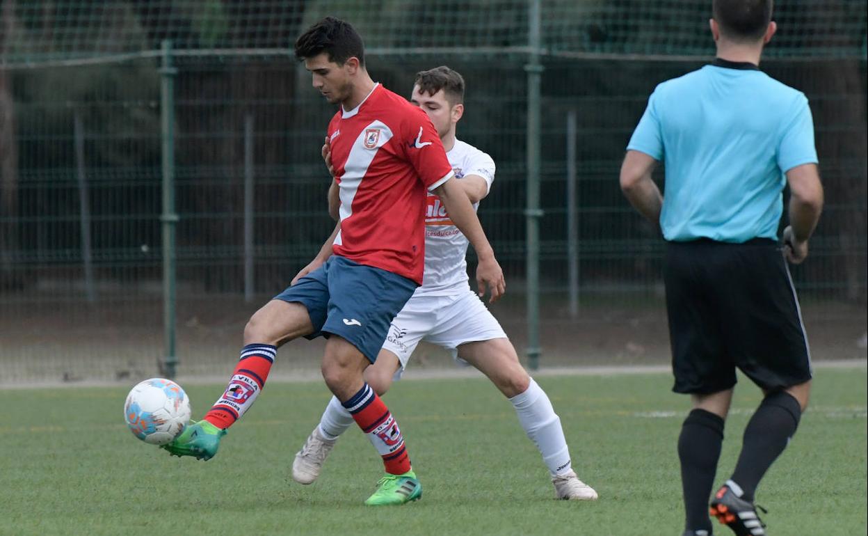 Un momento del partido que el Simancas le ganó al Peñaranda. 