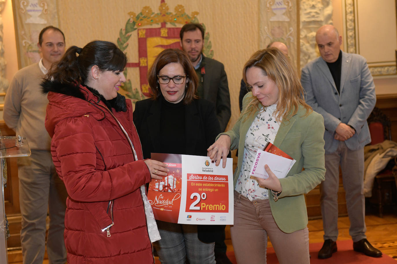 Fotos: algún premio del Árbol de los Deseos del comercio de Valladolid