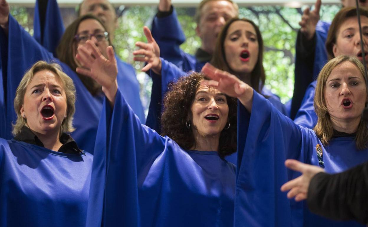 Actuación del coro góspel Good News.