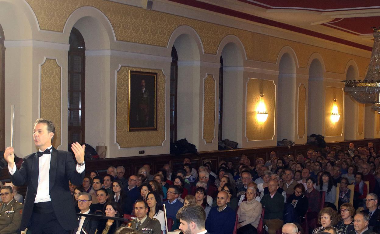 Público asistente al concierto ofrecido ayer por la Atlántida Symphony Orchesta. 