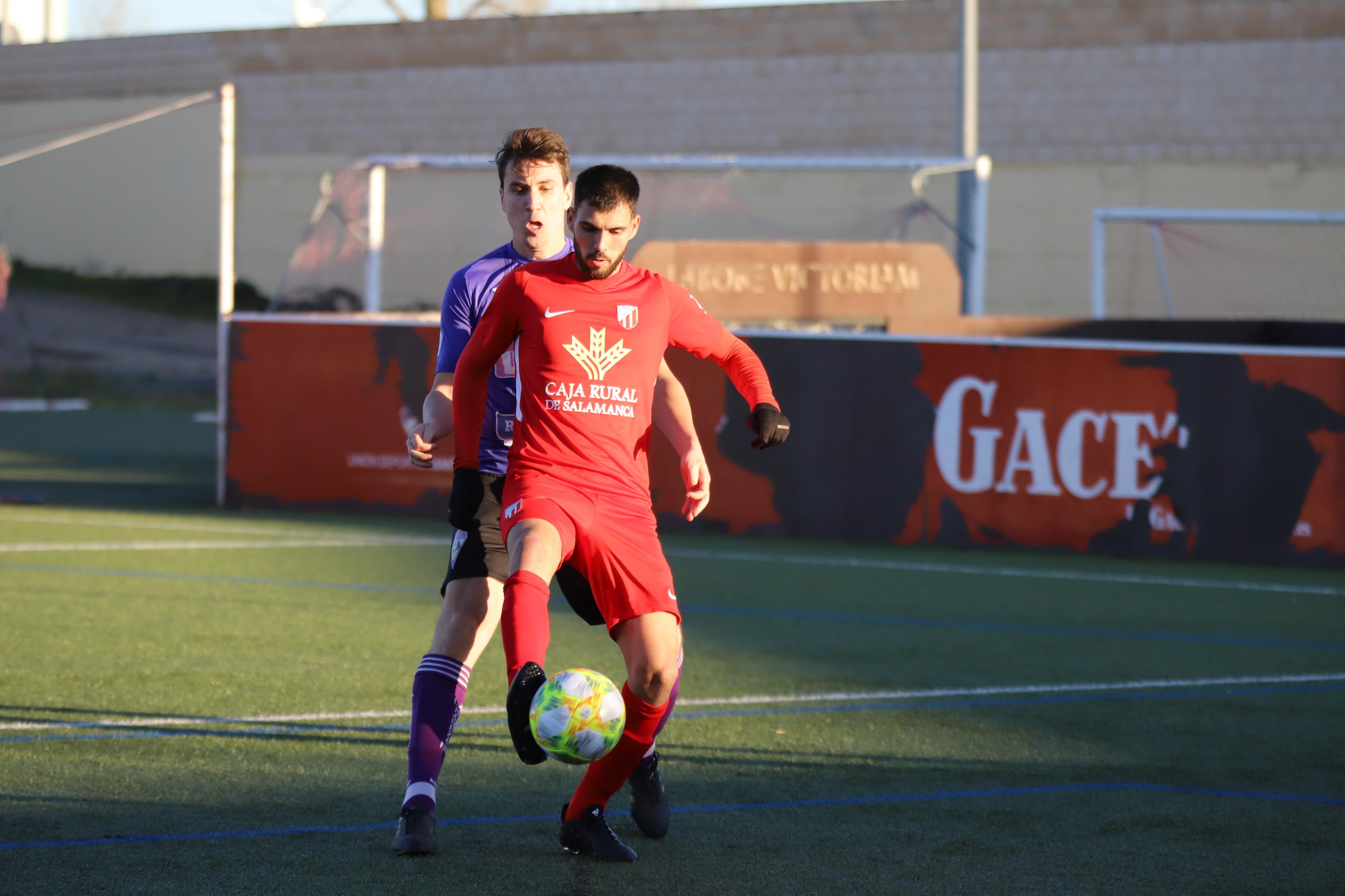 Fotos: La falta de gol impide la victoria del Santa Marta ante La Bañeza