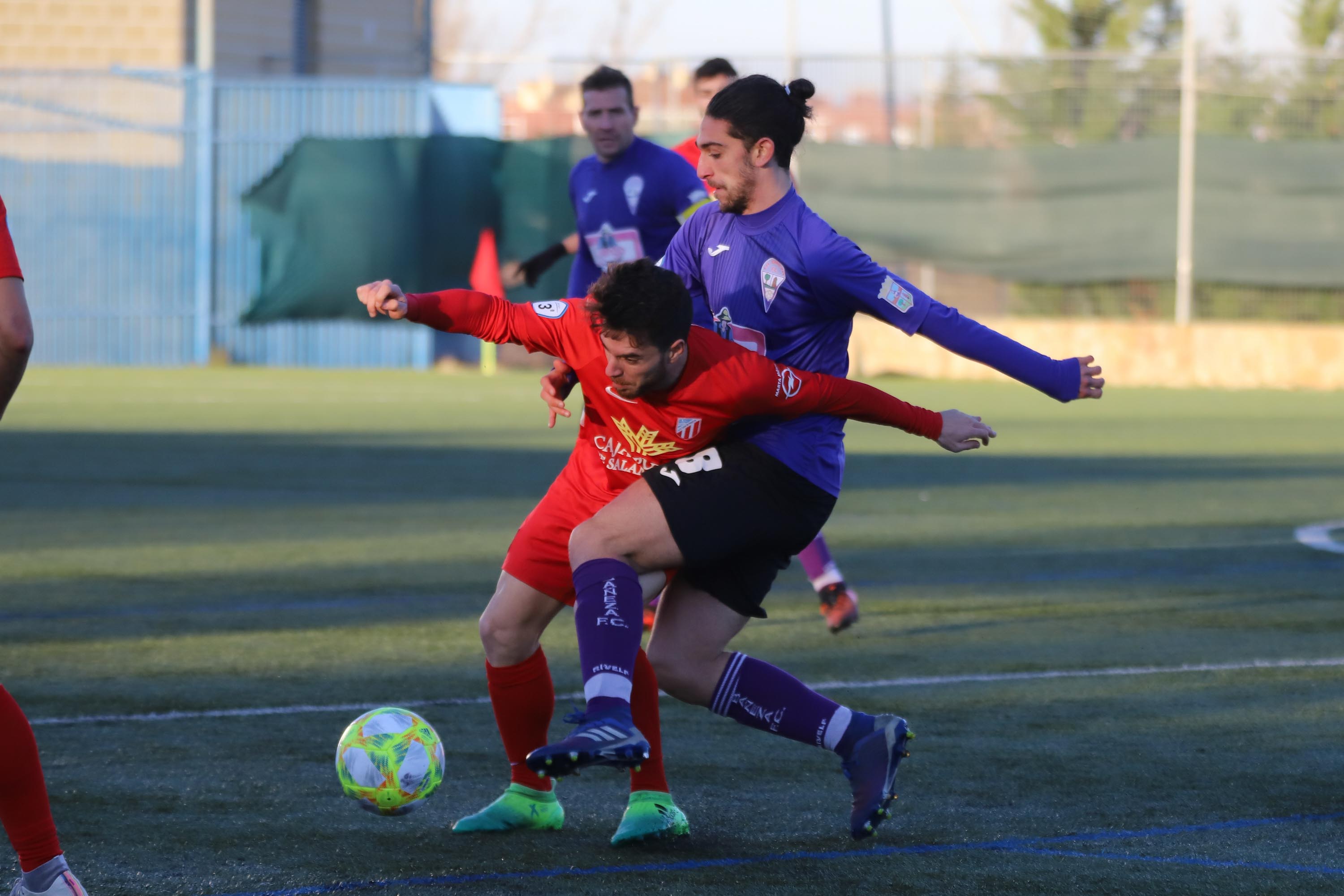 Fotos: La falta de gol impide la victoria del Santa Marta ante La Bañeza