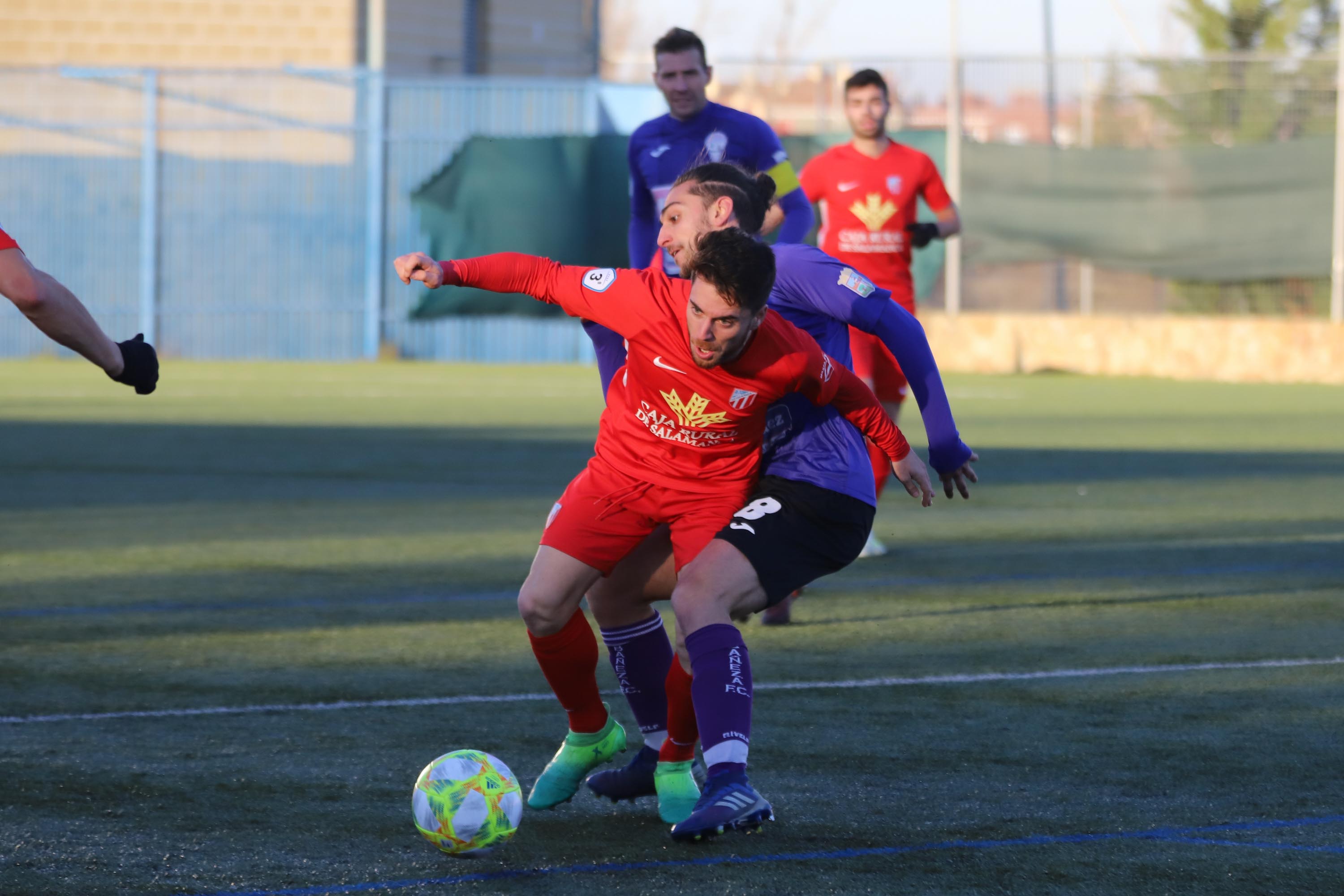 Fotos: La falta de gol impide la victoria del Santa Marta ante La Bañeza