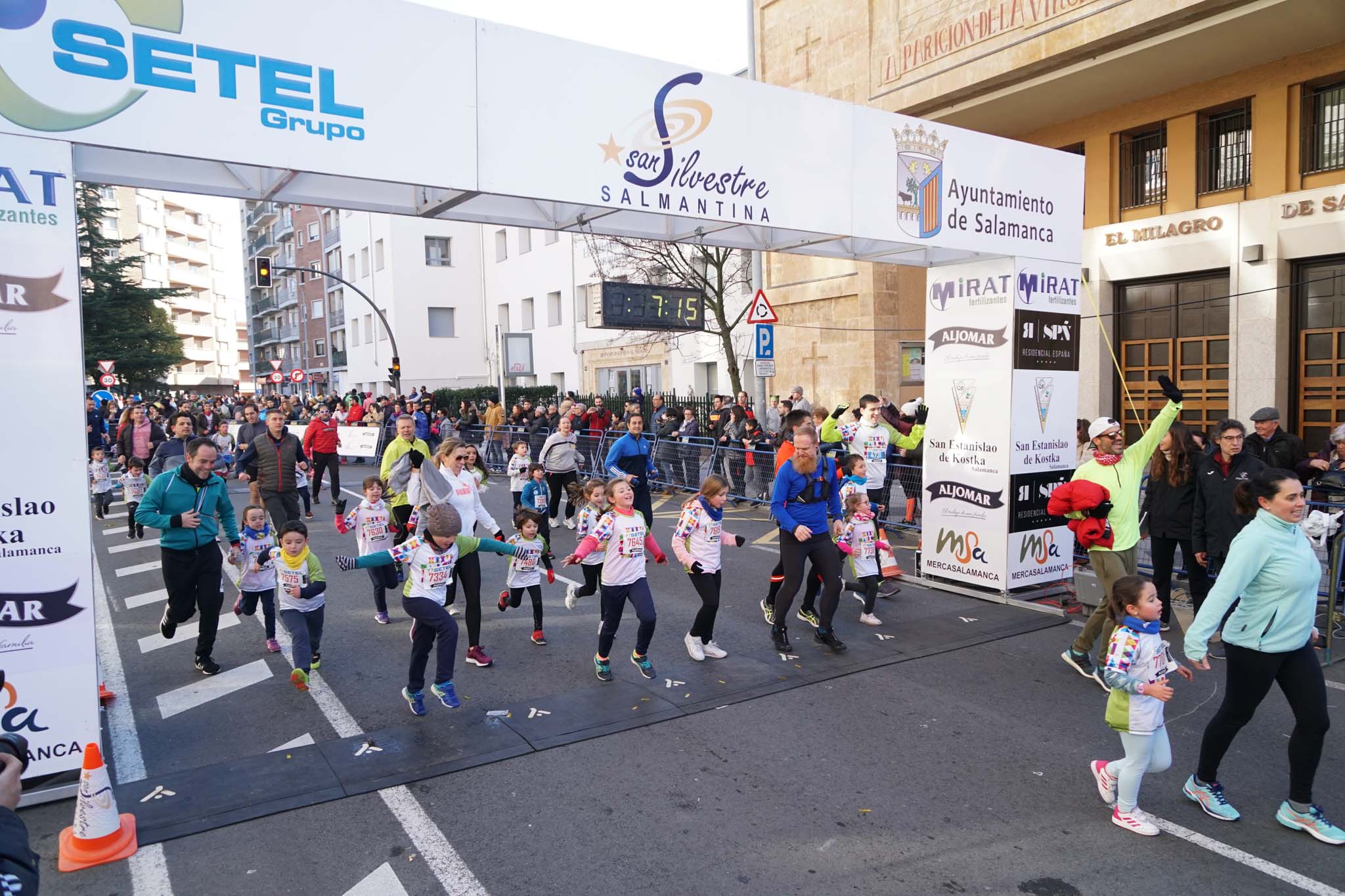 Primera carrera de niños de la San Silvestre salmantina. 