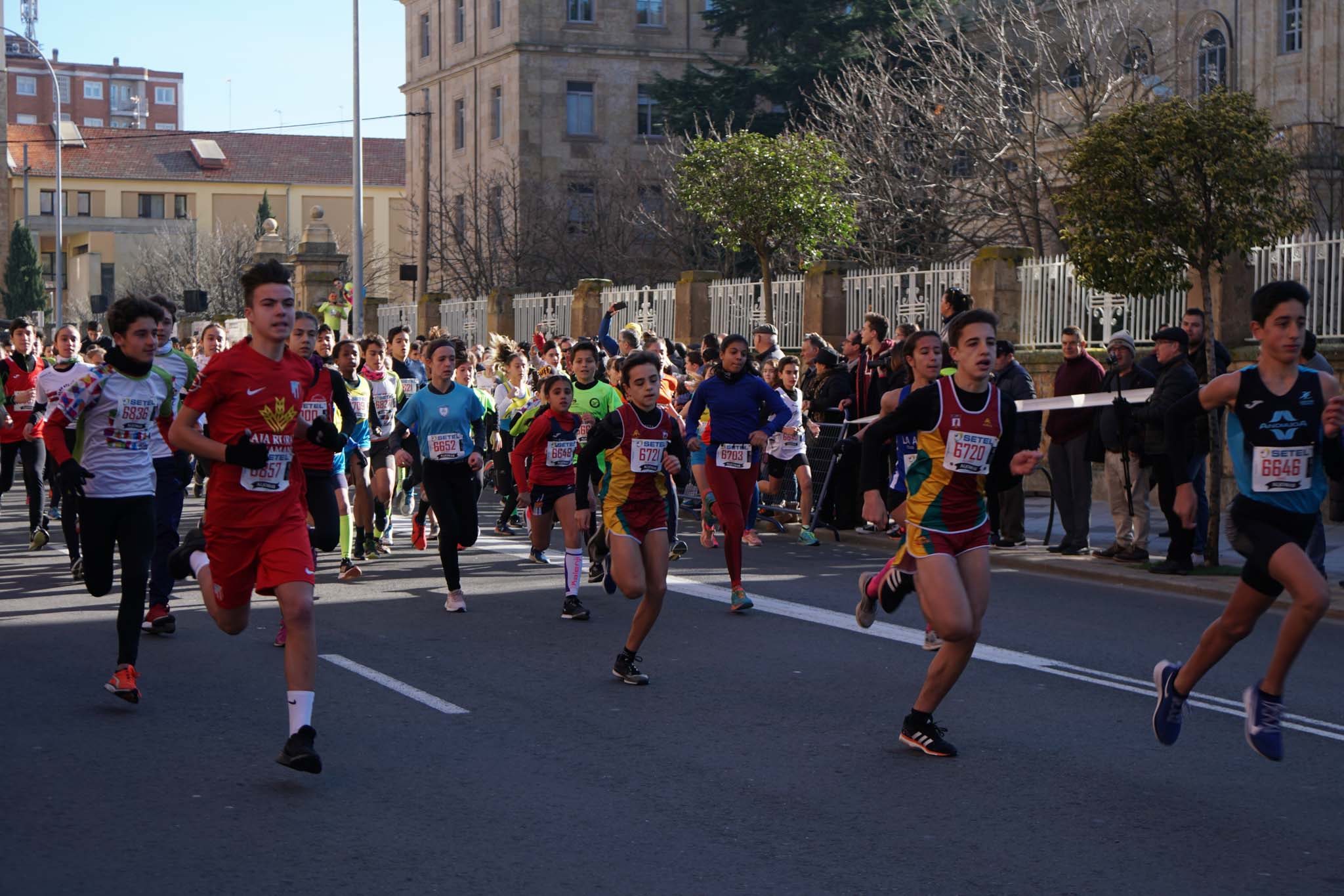 Primera carrera de niños de la San Silvestre salmantina.