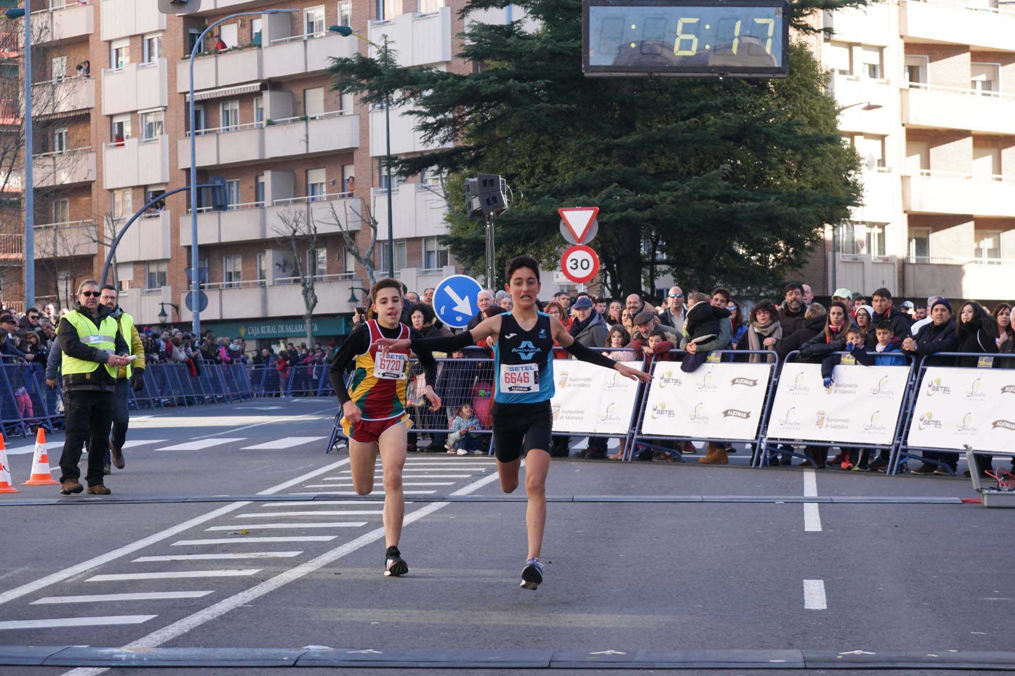 Primera carrera de niños de la San Silvestre salmantina.