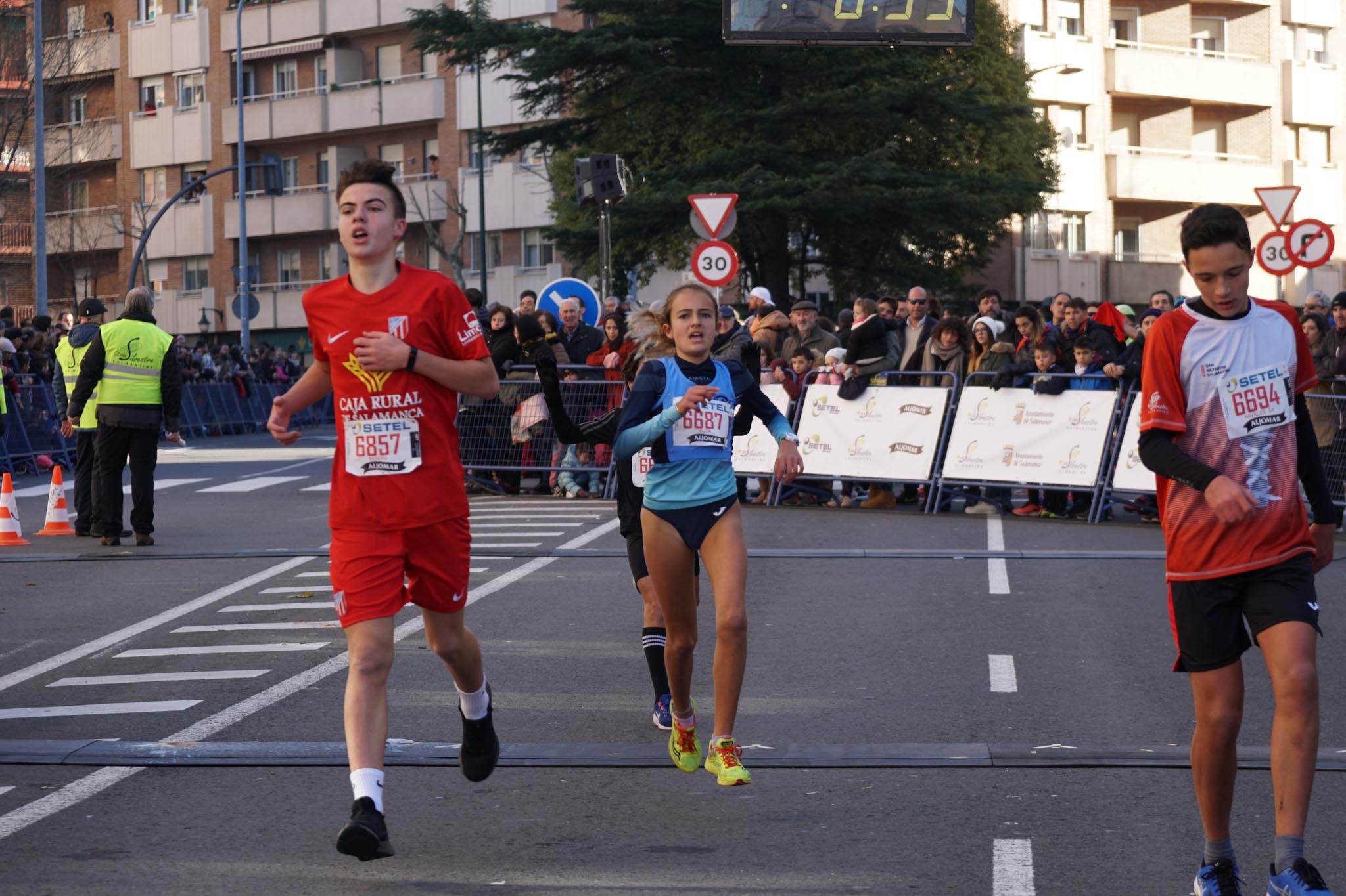 Primera carrera de niños de la San Silvestre salmantina.