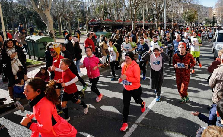 Corredores amateurs y disfraces en la San Silvestre salmantina 2019 (1/2)