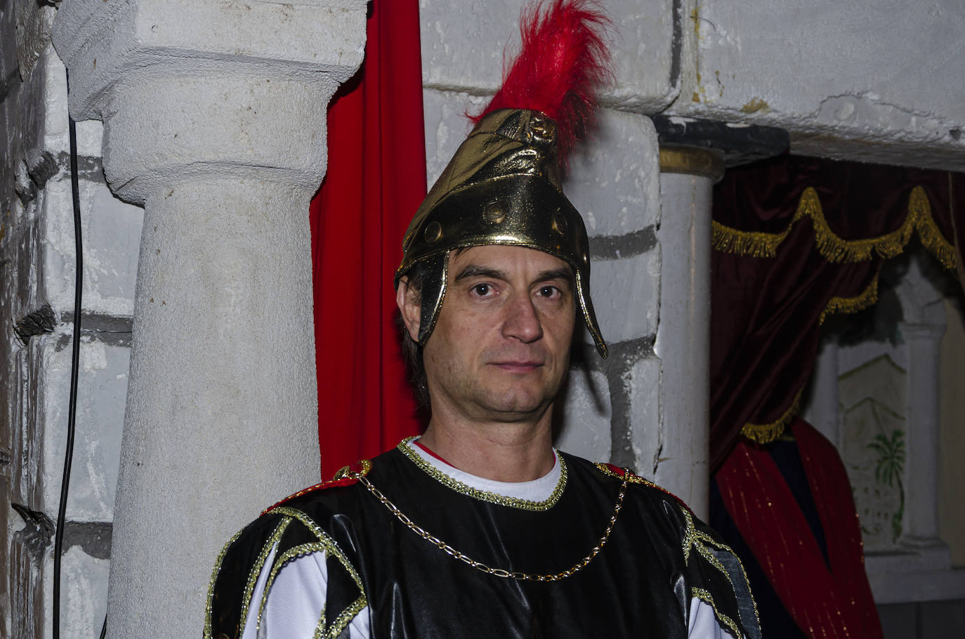 110 figurantes de distintas edades dieron vida a un gran nacimiento en las inmediaciones de la iglesia parroquial de la Asunción en la localidad vallisoletana