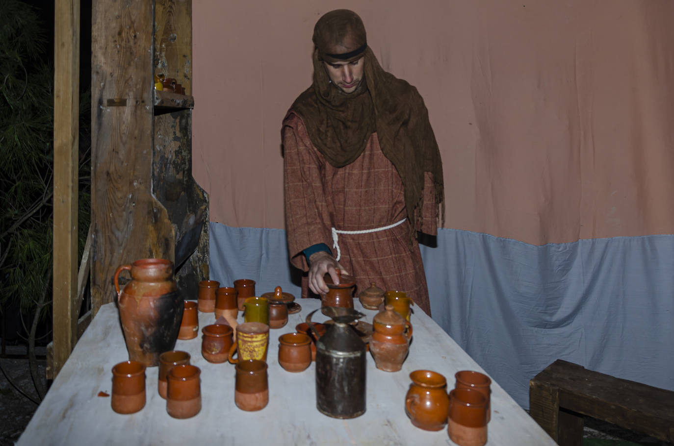 110 figurantes de distintas edades dieron vida a un gran nacimiento en las inmediaciones de la iglesia parroquial de la Asunción en la localidad vallisoletana