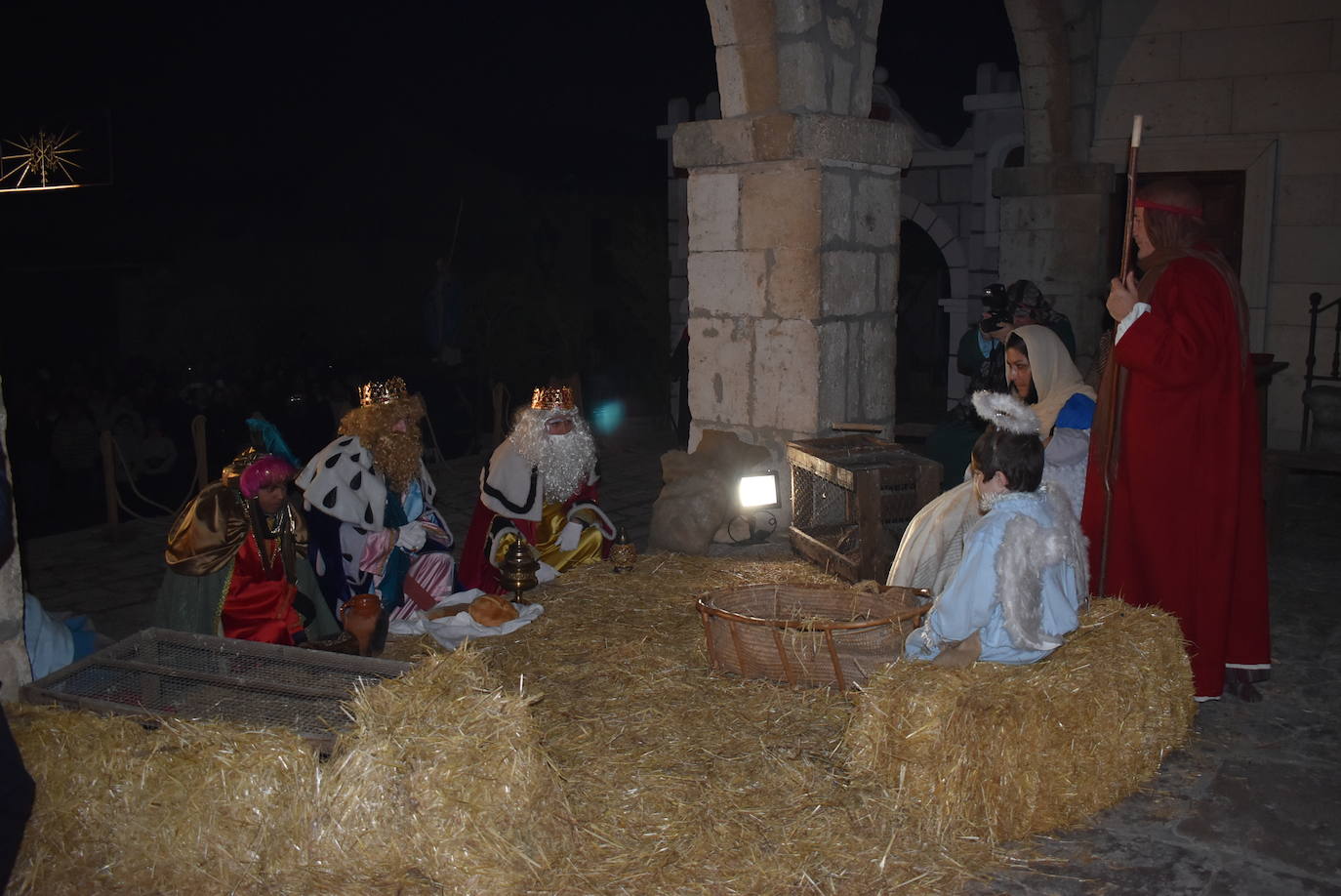 En esta XI edición participaron los 25 quintos de este año. Este montaje destacó principalmente por su realismo y gran variedad de escenas y antiguos oficios, como el pescadero, hortelano, panadero, y el cantero, representado por su alcalde, Félix Velasco.