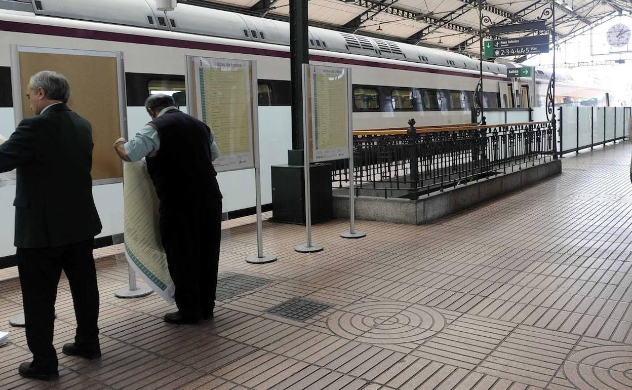 Andén de la estación de trenes de Valladolid.