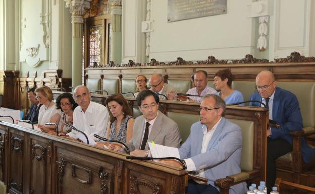 Los doce concejales del PP en el anterior mandato durante un Pleno en el Ayuntamiento. 