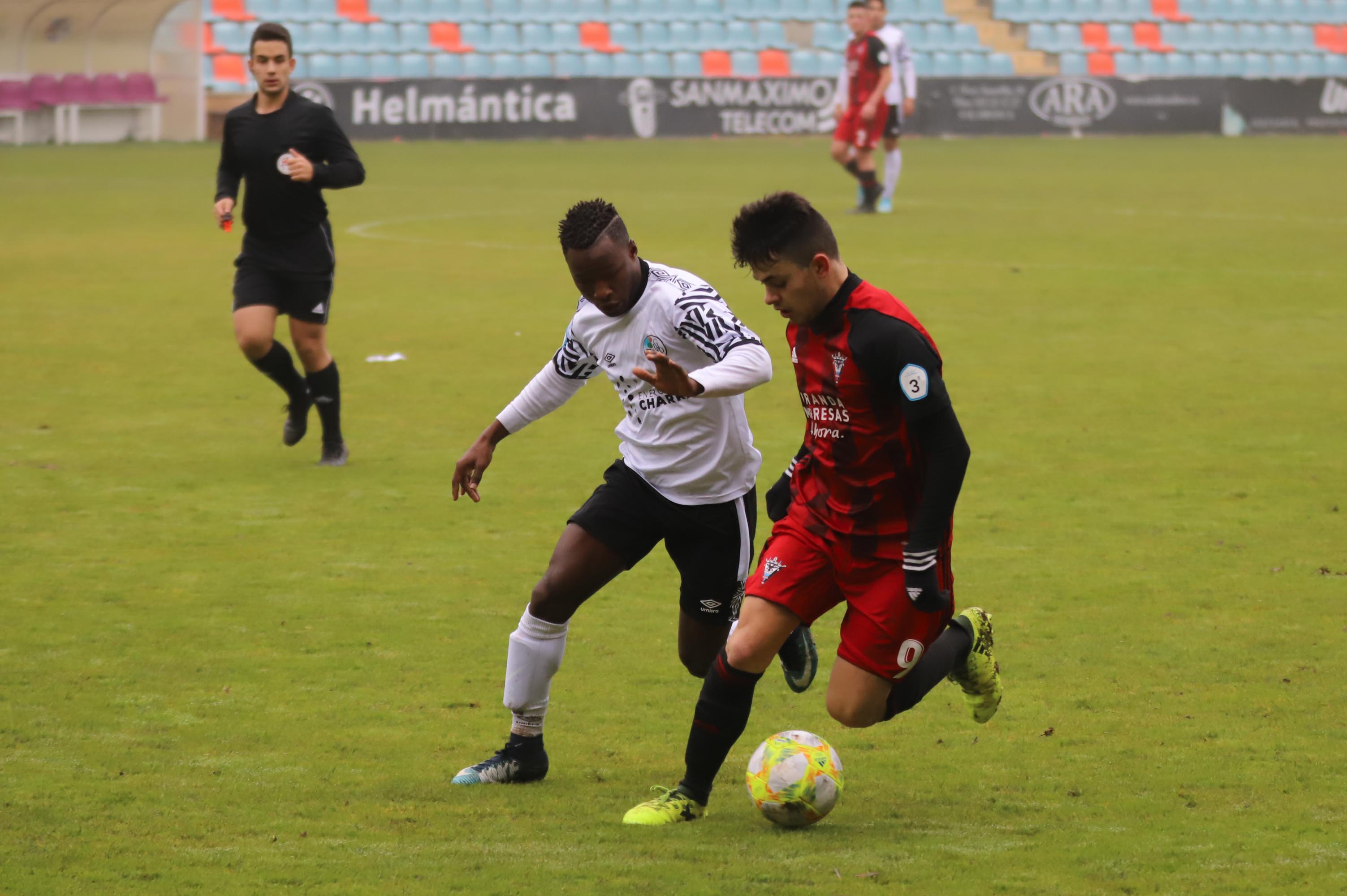 Fotos: El Salamanca B rasca tres puntos al Mirandés B (1-0) para cerrar la primera vuelta