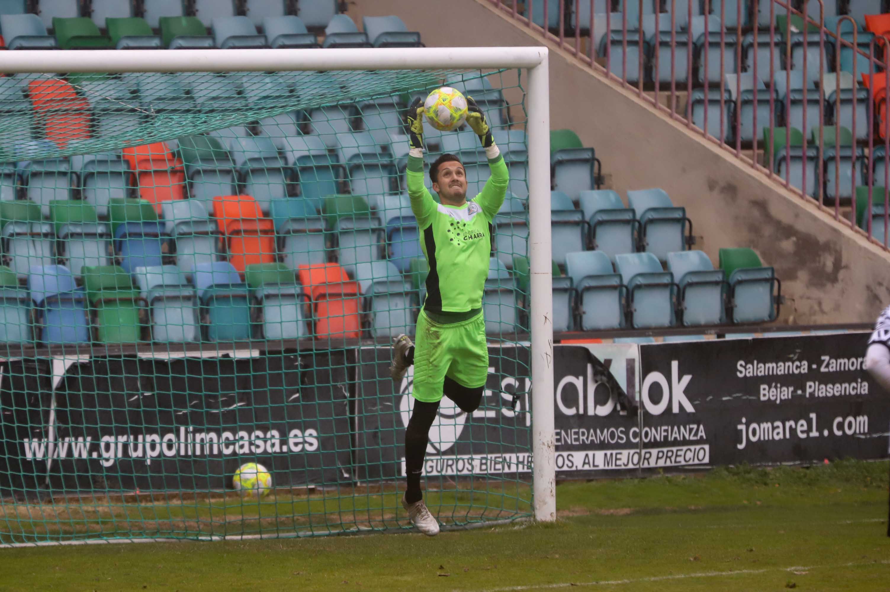 Fotos: El Salamanca B rasca tres puntos al Mirandés B (1-0) para cerrar la primera vuelta