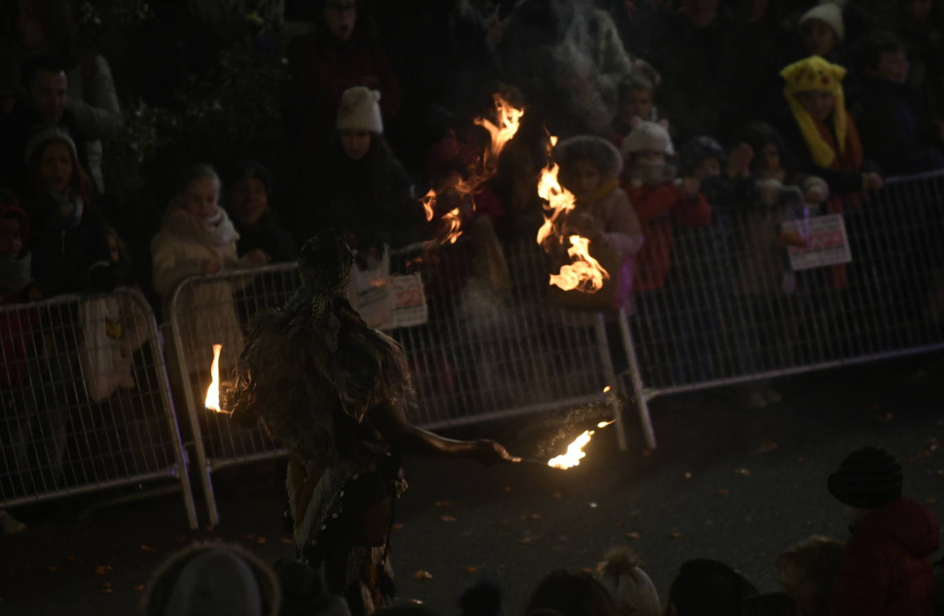 Sus majestadeslos Reyes Magos han abarrotado las calles del centro de Valladolid en su tradicional cabalgata. 