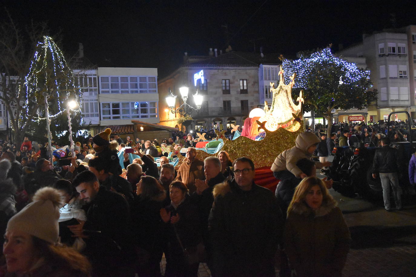 Los Reyes Magos en la cabalgata de aguilar.
