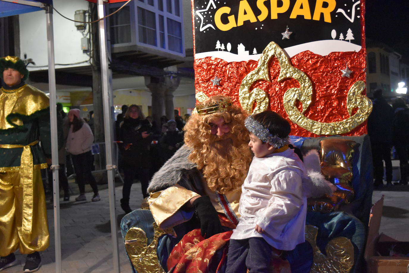 Los Reyes Magos en la cabalgata de aguilar.