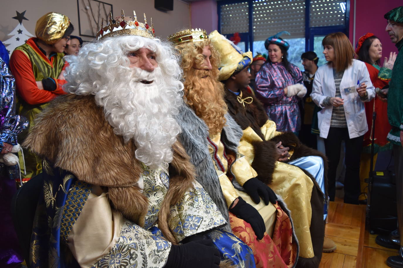 Los Reyes Magos en la cabalgata de aguilar.