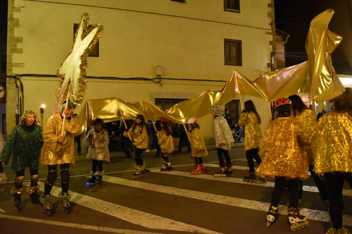 Los Reyes Magos en la cabalgata de aguilar.