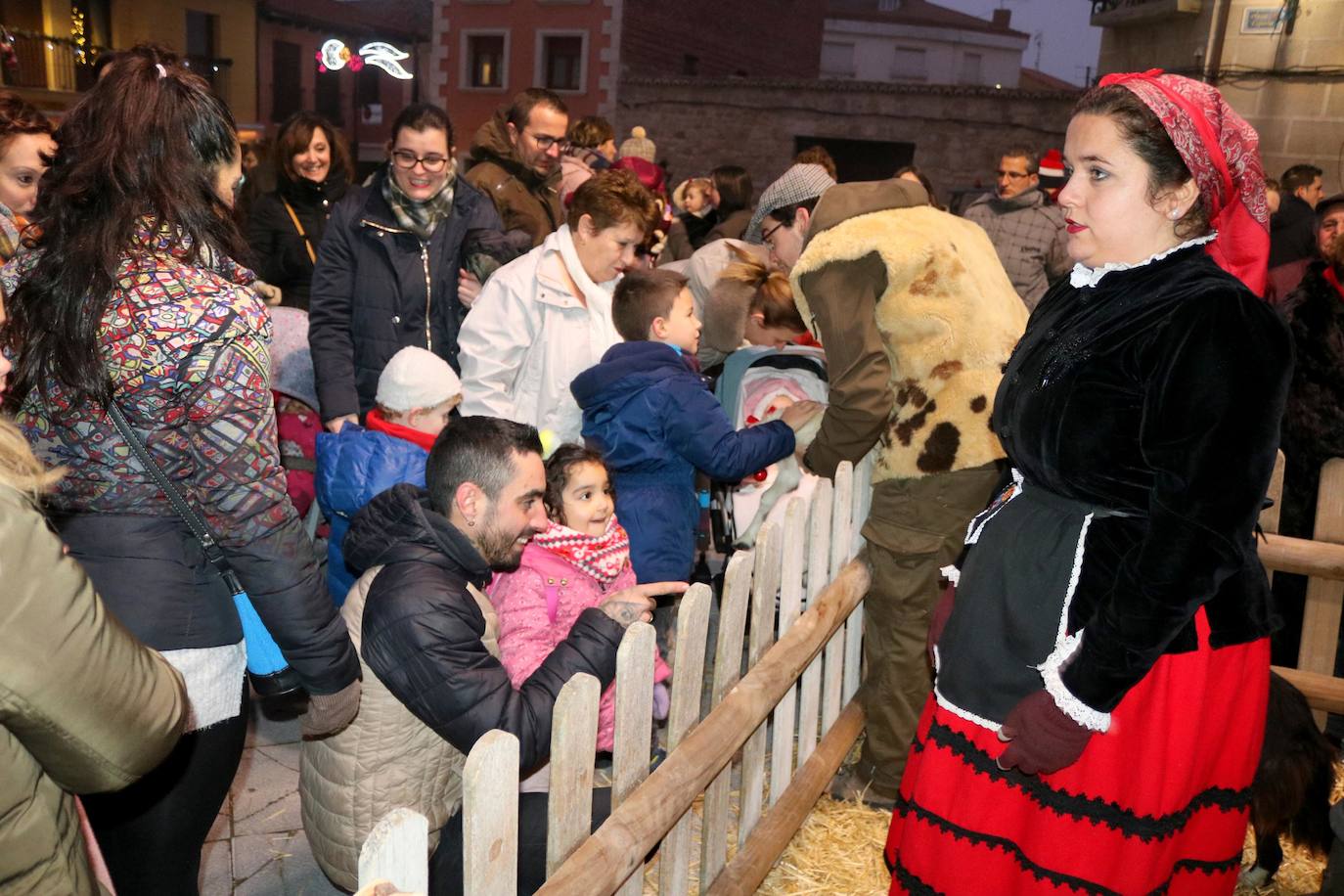 Baltanás recibe a los Reyes Magos con chocolates y roscón.
