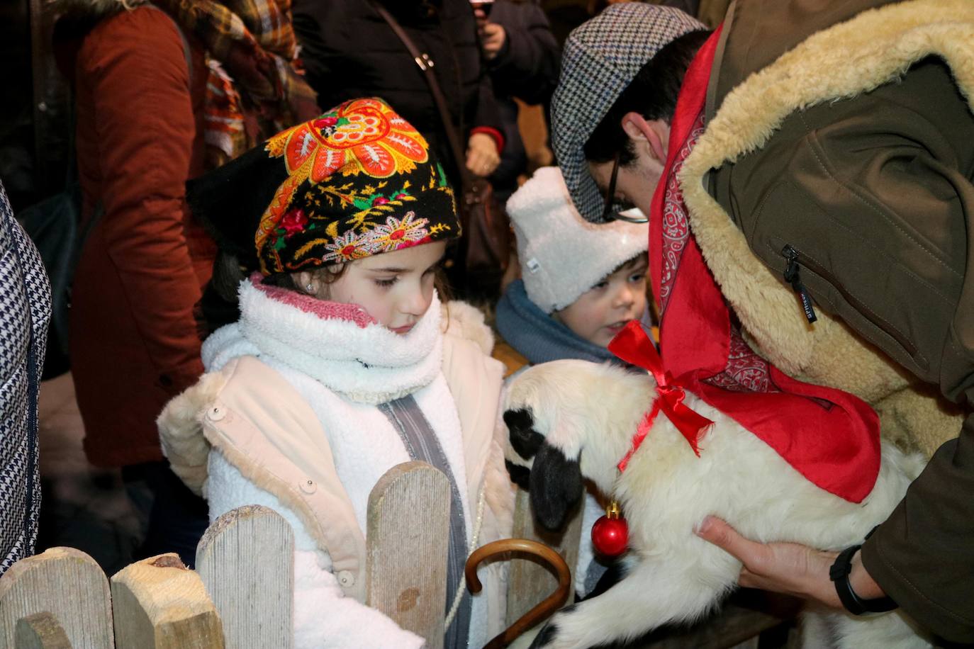 Baltanás recibe a los Reyes Magos con chocolates y roscón.