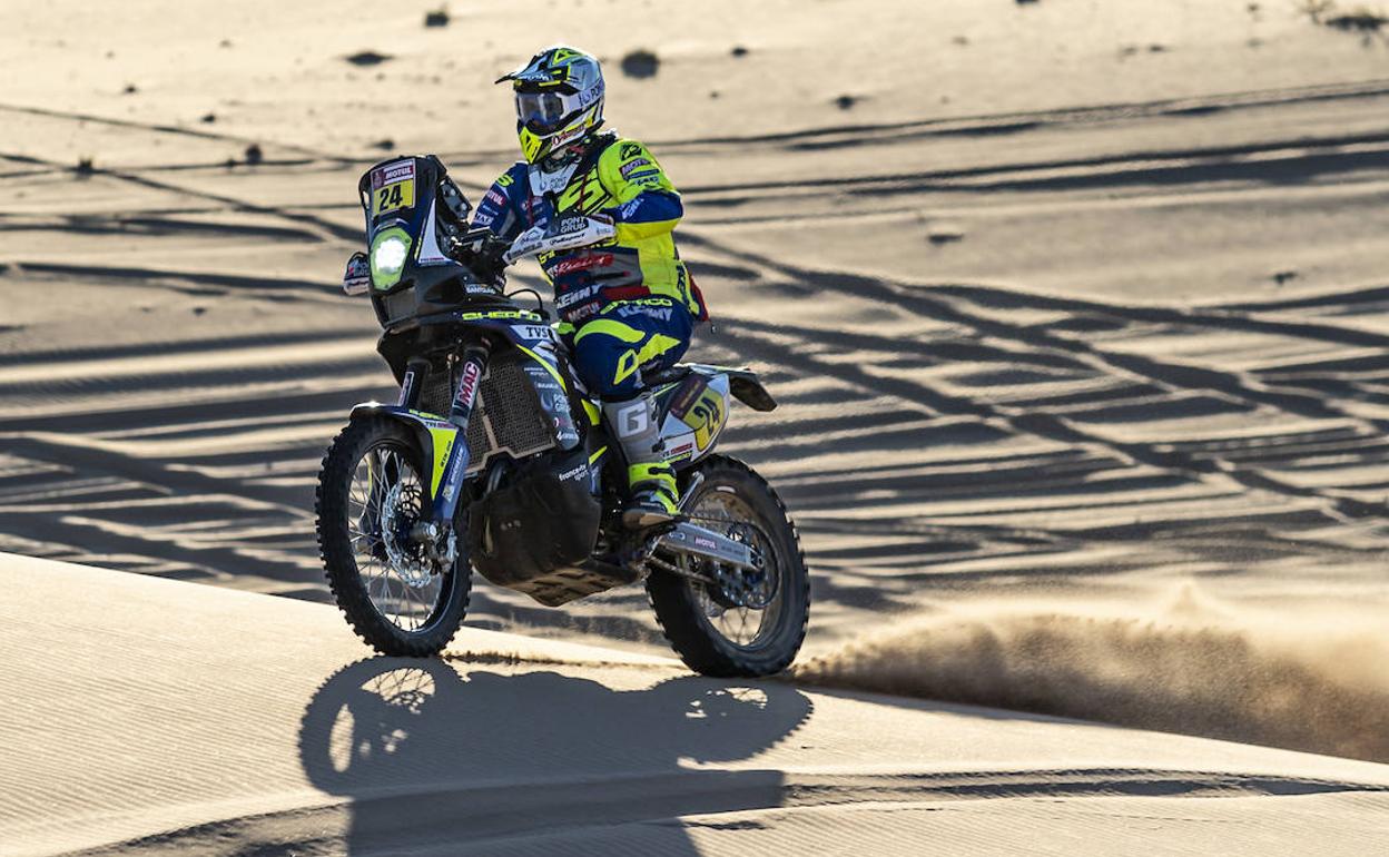 Lorenzo Santolino, durante la primera etapa del Dakar. 