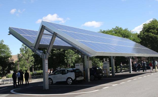 Instalaciones de la electrolinera de La Granja de San Ildefonso en junio de 2017