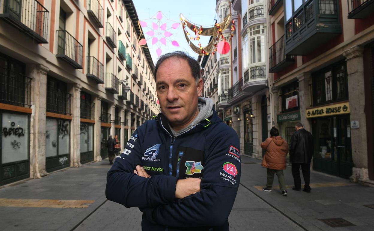 El vallisoletano Roberto Carranza, en apuros en el Dakar