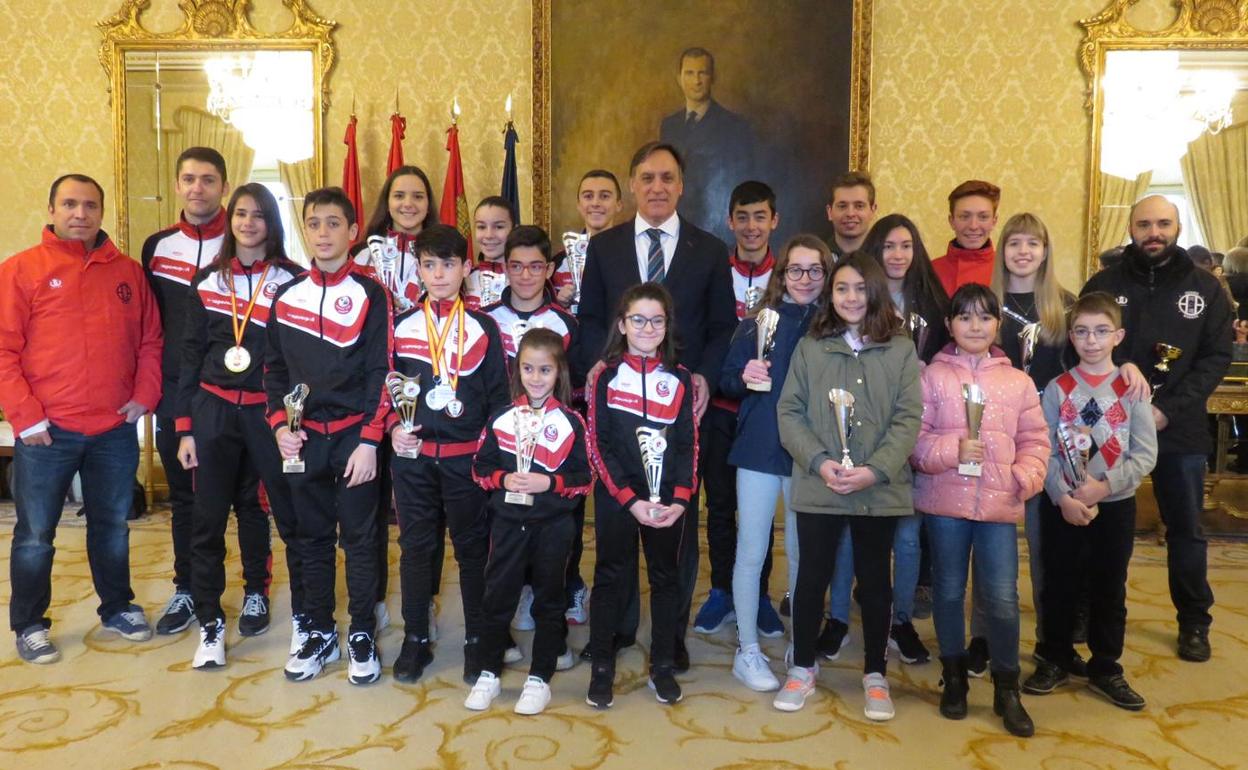 Recepción municipal a los últimos campeones de Judo, Kung-Fu y Kárate