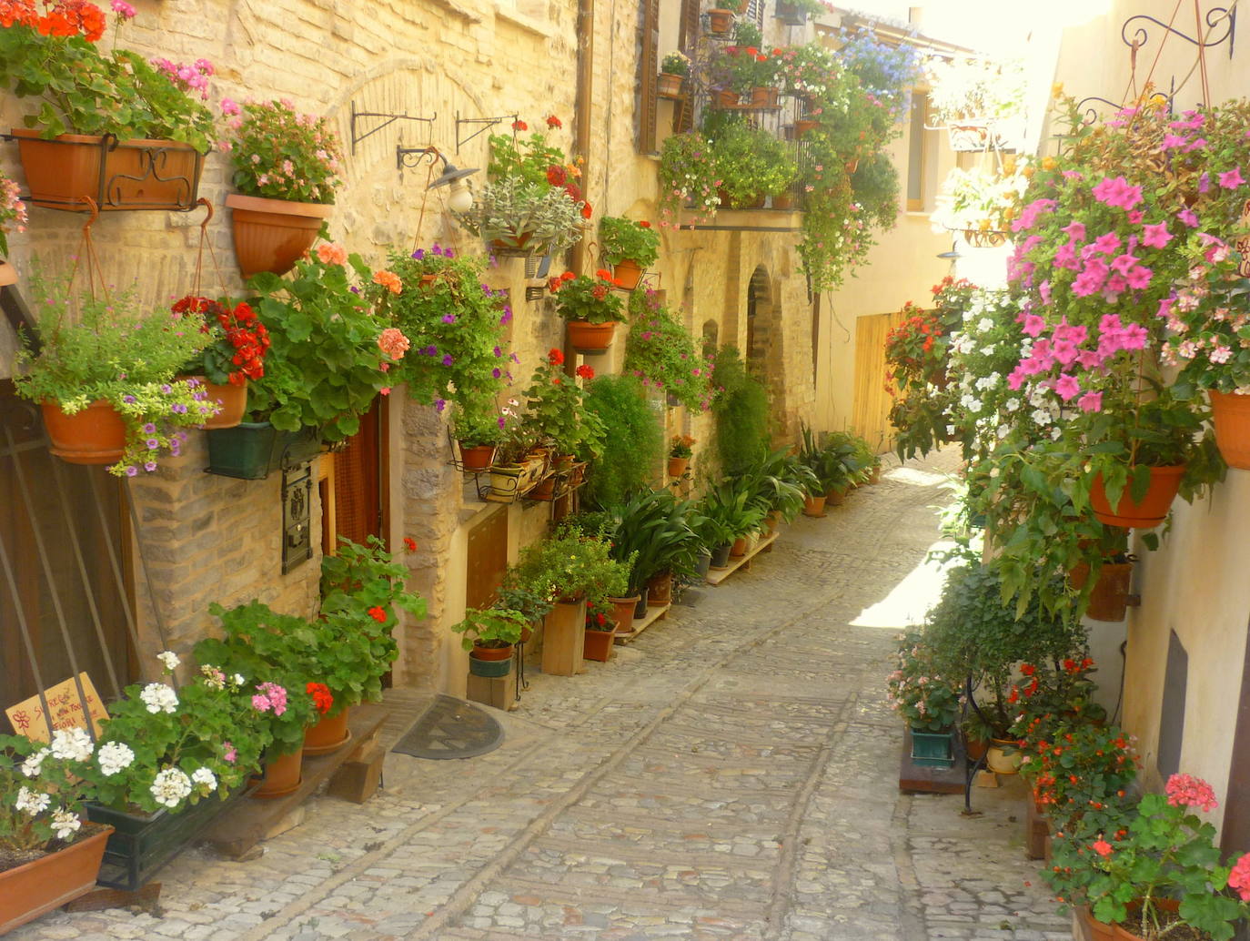Calles de Spello (Perugia, Italia).
