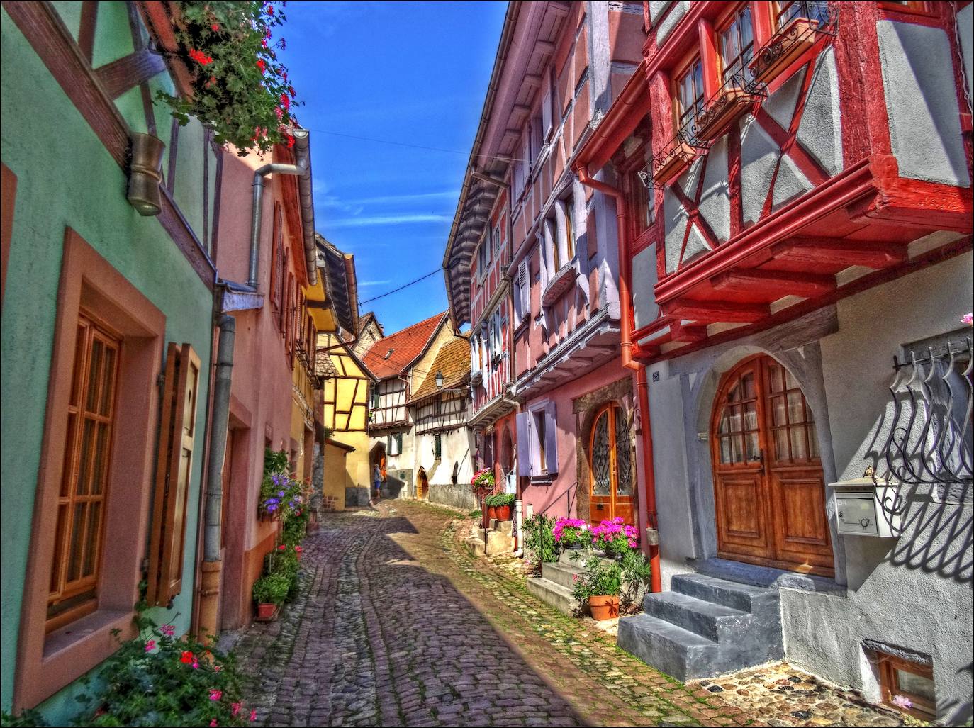 Rue du Rempart (Eguisheim, Francia).