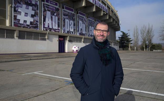 David Espinar, en el exterior del Nuevo José Zorrilla.