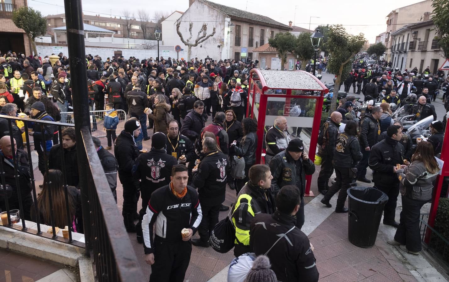 Cientos de moteros han participado en la tradicional excursión pingüinera a la localidad vallisoletana