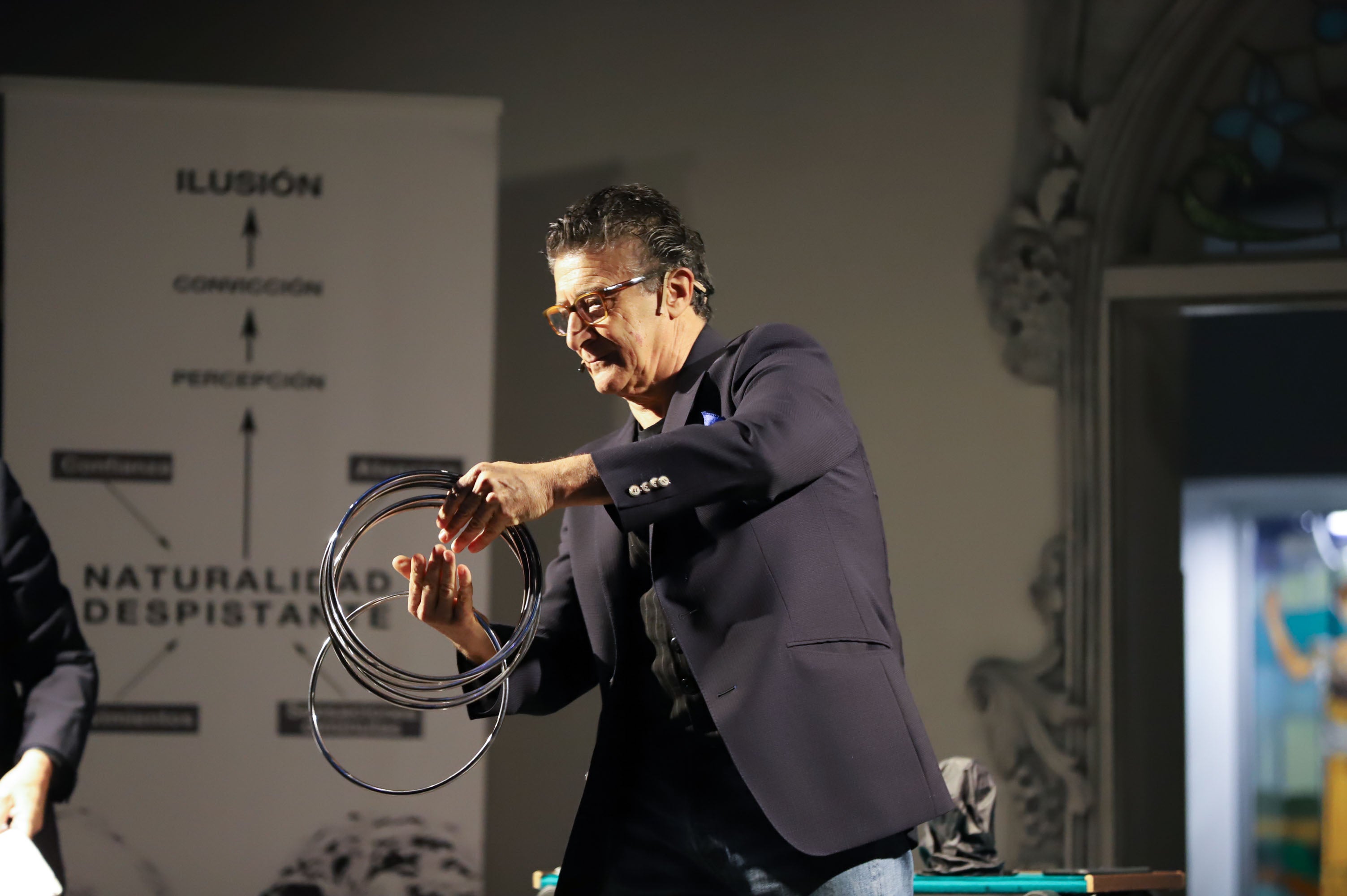 Fotos: Magia y nuerociencia se dan la mano en la Casa Lis