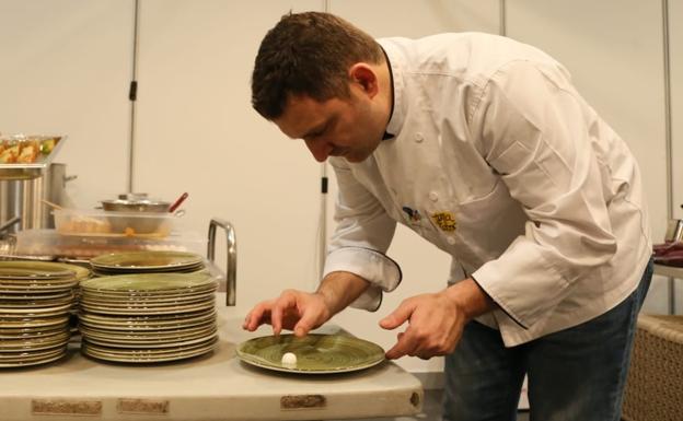 El chef Víctor Martín, del restaurante Trigo de Valladolid, este lunes en el certamen madrileño.