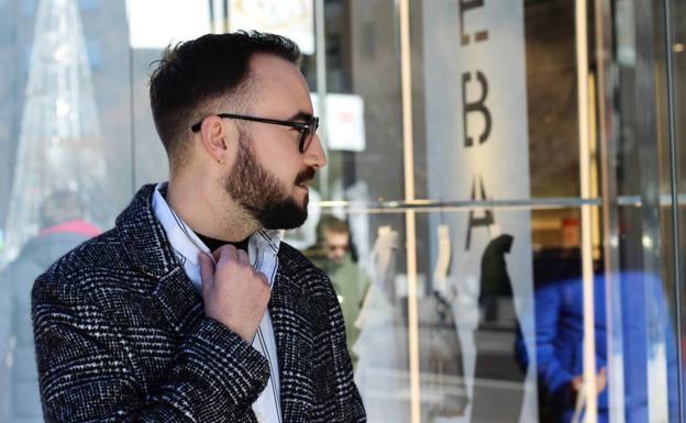 'El hombre de moda', con Javi de Velasco: consejos para sobrevivir a las rebajas