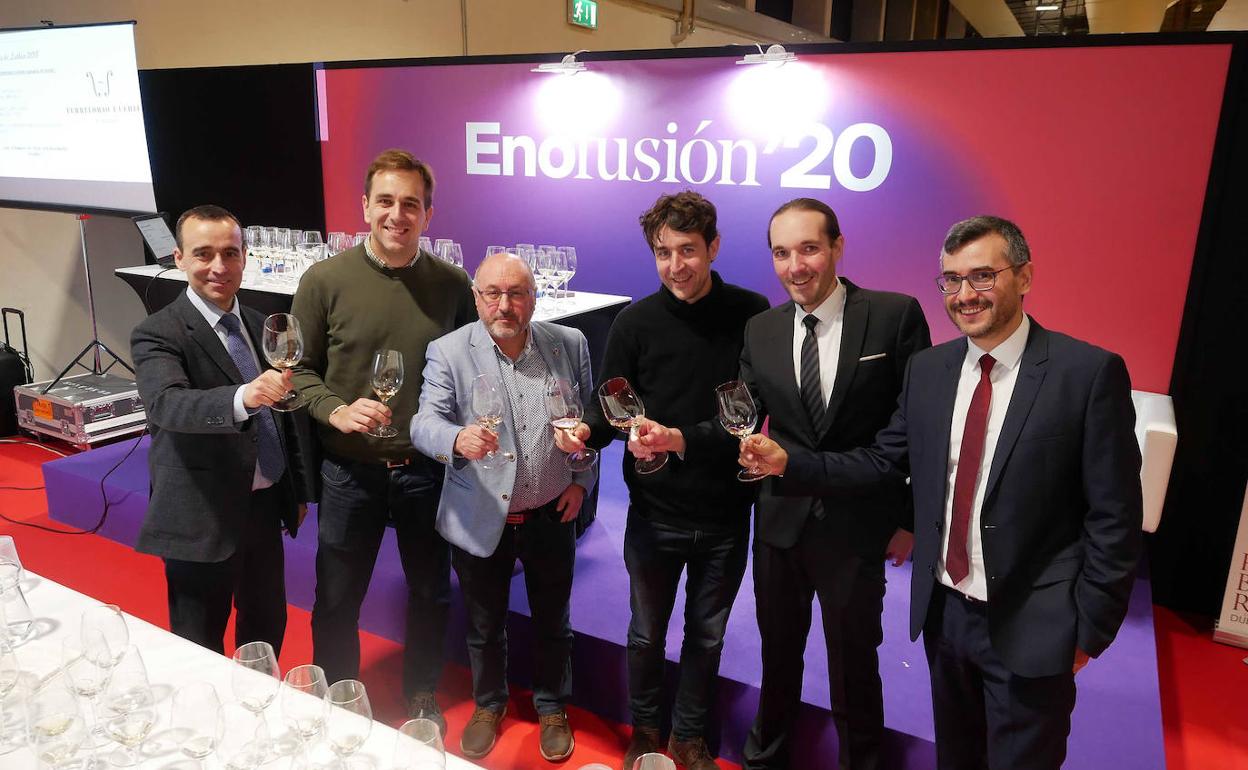 Miguel Sanz, director general de la DO Ribera del Duero; Jorge Juan Arandilla, enólogo de la bodega Trespiedras; José Andrés Zapatero, de Lagar de Isilla; Jorge Monzón, de Dominio del Águila; Alberto Tobes Velasco, responsable de Experimentación del Consejo Regulador, y el sumiller y restaurador Rubén Arranz. 