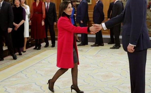 Margarita Robles durante el saludo a Felipe VI.