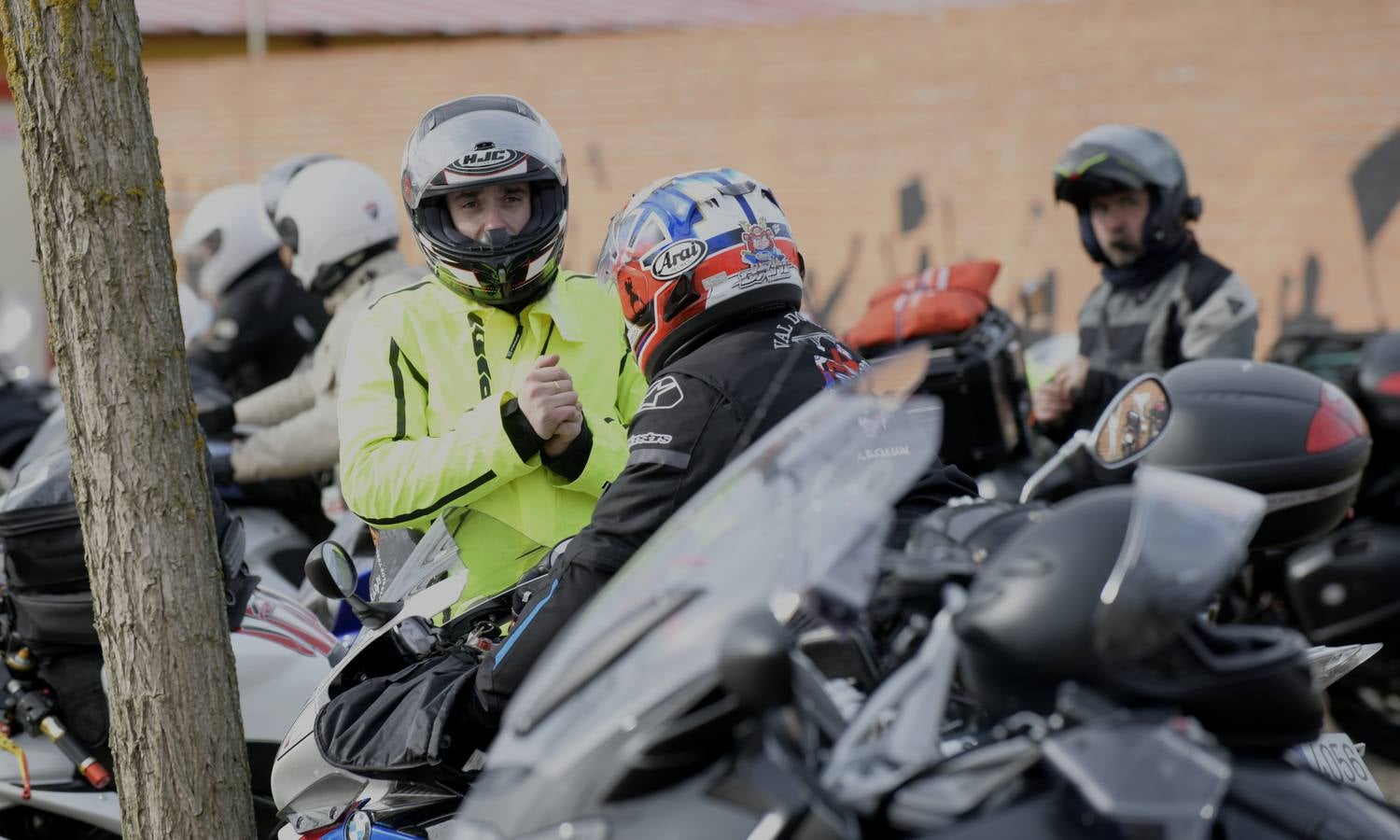 La localidad vallisoletana de Tordesillas acoge la vigésima edición de la concentración motera que estará apadrinada por el piloto español de motociclismo Nico Terol