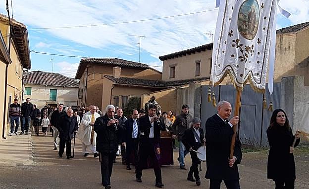 Procesión en Urones.