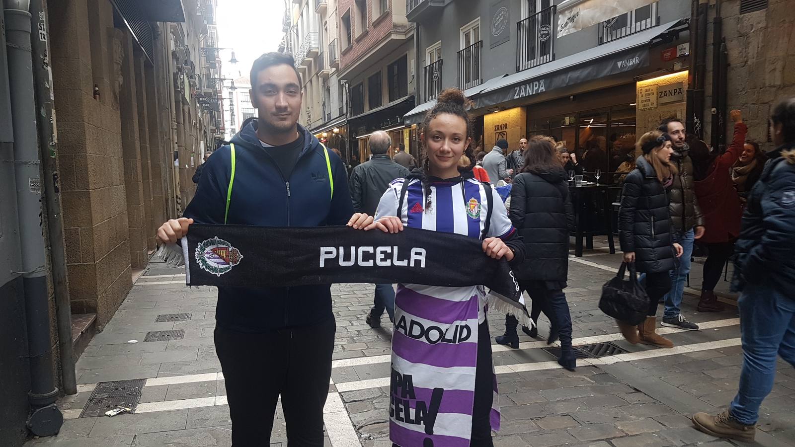 Cerca de trescientos aficionados blanquivioletas se han dejado ver departiendo y compartiendo tapeo con los seguidores navarros